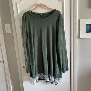 Long sleeve tee